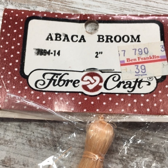 Vintage Abaca Broom by Fibre Craft - Picture 3 of 5
